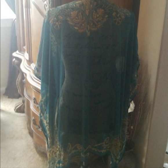 Chico’s size large green Embellished poncho cover up beautiful Like new - Picture 5 of 7